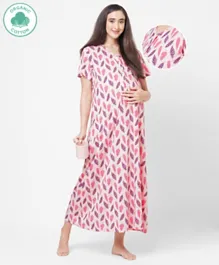قميص نوم إيكوماما العضوي للحوامل بأكمام قصيرة وطبعة ورقية - وردي