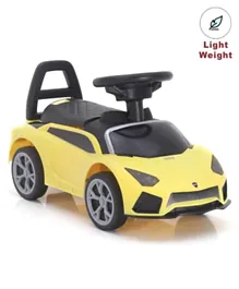 بيبي هاغ - ركوب يدوي على شكل سيارة مع مساحة تخزين - أصفر