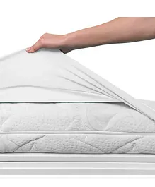 B-Sensible Crib Fitted Sheet & Mattress Protector - White