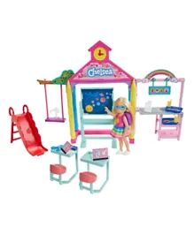 Barbie Club Chelsea Doll and School Playset - Multicolour