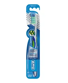 Oral-B Pro-Expert Extra Clean Medium Manual Toothbrush