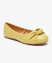 ليتل ميسي - حذاء باليرينا سهل الارتداء بمقدمة مستديرة وعقدة - أصفر