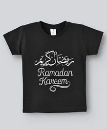 تيشيرت بيبكلو بأكمام قصيرة رمضان كريم - أسود