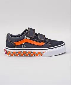 Vans hotsell shoes dubai