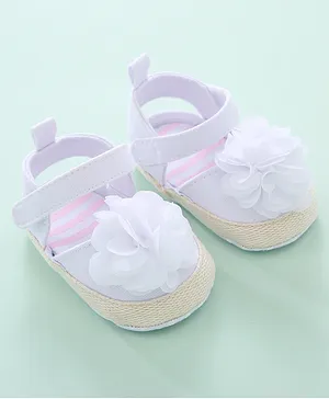 Babyoye Booties Floral Applique - White
