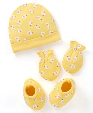 Babyhug 100% Cotton Duck Print Cap Mittens & Booties Set - Yellow