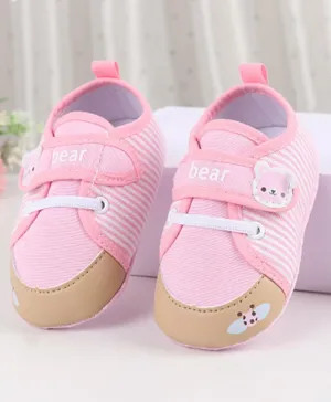 Cute Walk by Babyhug Booties with Velcro Closure Bear Applique  - Pink