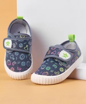 Cute Walk by Babyhug Casual Shoes with Velcro Trophy Print - Blue