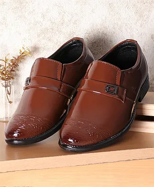 Pine Kids Round Toe Solid Formal Shoes - Tan Brown