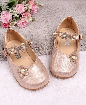 Cute Walk by Babyhug Party Wear Belly Shoes Floral Appliques - Pink