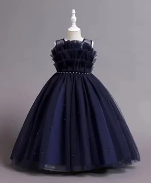 بيبكلو فستان حفلة طويل بطبقات من الشبك مزين باللؤلؤ - أزرق
