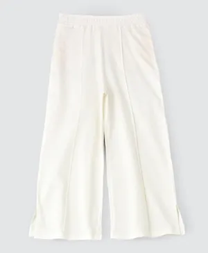 Jelliene Solid Knit Lounge Pants With Cut At Bottom - White