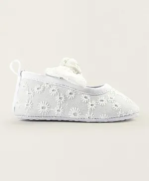 Zippy Bow and English Embroidery Ballerinas - White