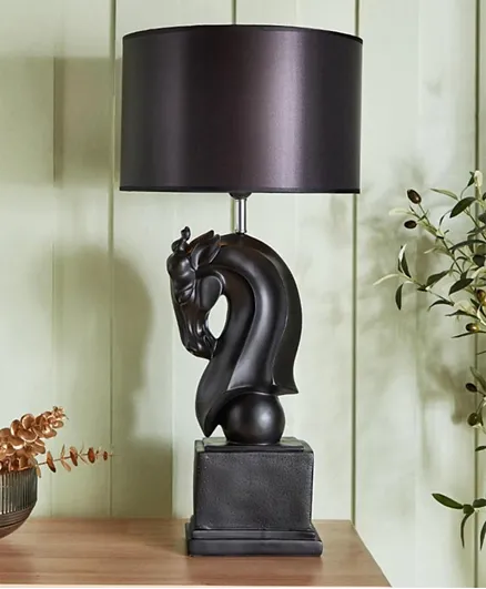 مصباح طاولة هوم بوكس تيودور بتصميم رأس حصان من الراتينج