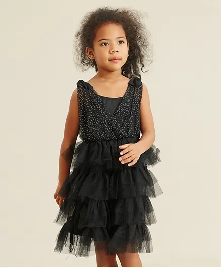 فستان توتو سابس بتفاصيل شبكية ناعمة وربطة عنق - أسود