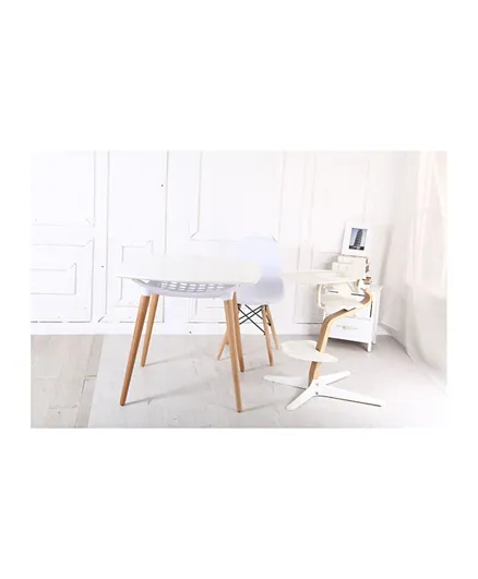 High Chair with Stimulating Footrest - White
