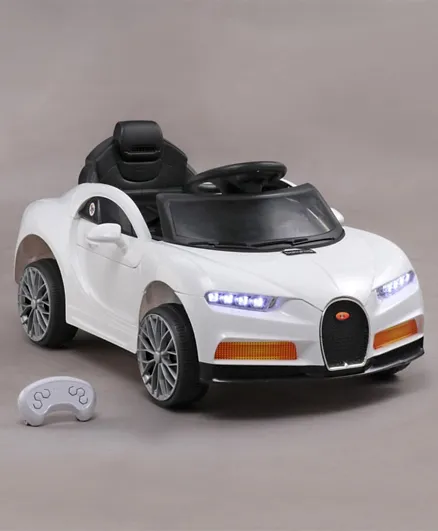 بيبي هاغ - سيارة صغيرة تعمل بالبطارية للركوب مع أبواب مقصية وموسيقى وإضاءة - أبيض