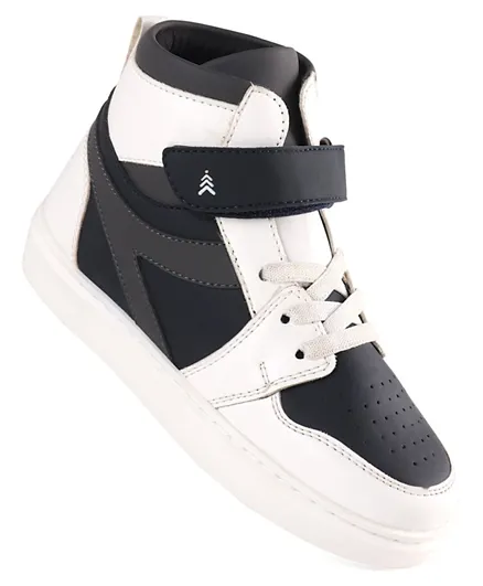باين كيدز -  حذاء غير رسمي بشريط فيلكرو - أبيض وكحلي