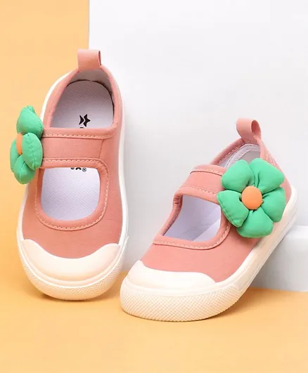 Cute Walk by Babyhug with Velcro Closure Casual Shoes Flower Applique - Pink
