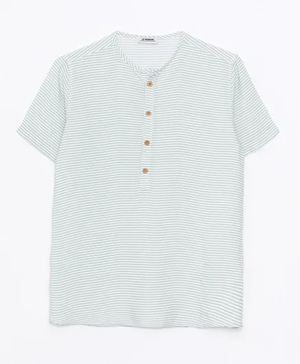 قميص إل سي وايكيكي بتصميم مخطط وياقة جاج - اللون الأخضر البحري