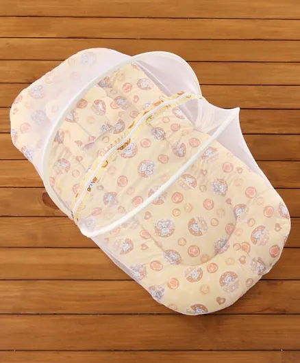 Babyhug Bedding Set With Center Zip Mosquito Net Heart Print- Cream