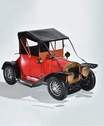 سيارة إم جي إنتيريورز الكلاسيكية - حمراء