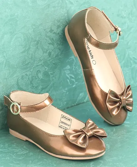 باين كيدز - حذاء للأطفال مزين بعقدة فيونكة للحفلات  - ذهبي