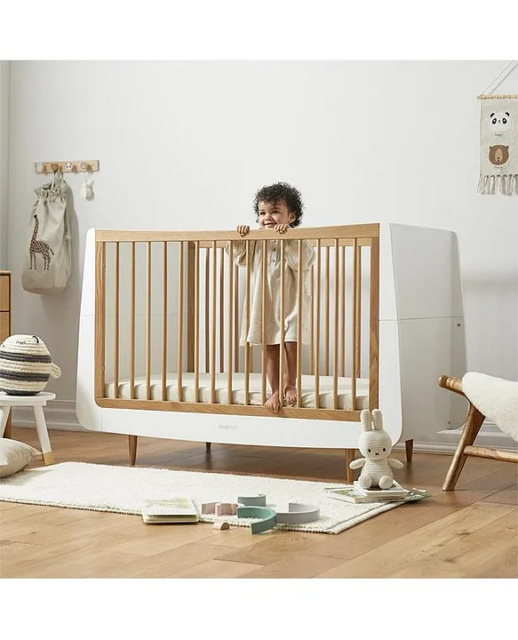 Snuz SnuzKot Skandi Convertible Cot Bed Natural Oak Finish for 0 Months Adjustable Heights LongLasting Design Online in UAE Buy at Best Price from FirstCry.ae 12682aee428d9