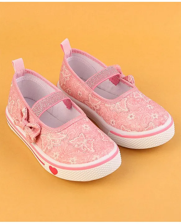 Cute walk by hot sale babyhug casual shoes