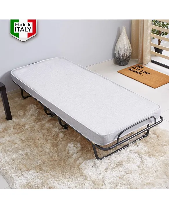 Double guest outlet bed