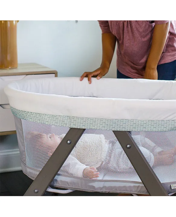 Ingenuity wood foldaway rocking bassinet classic sale