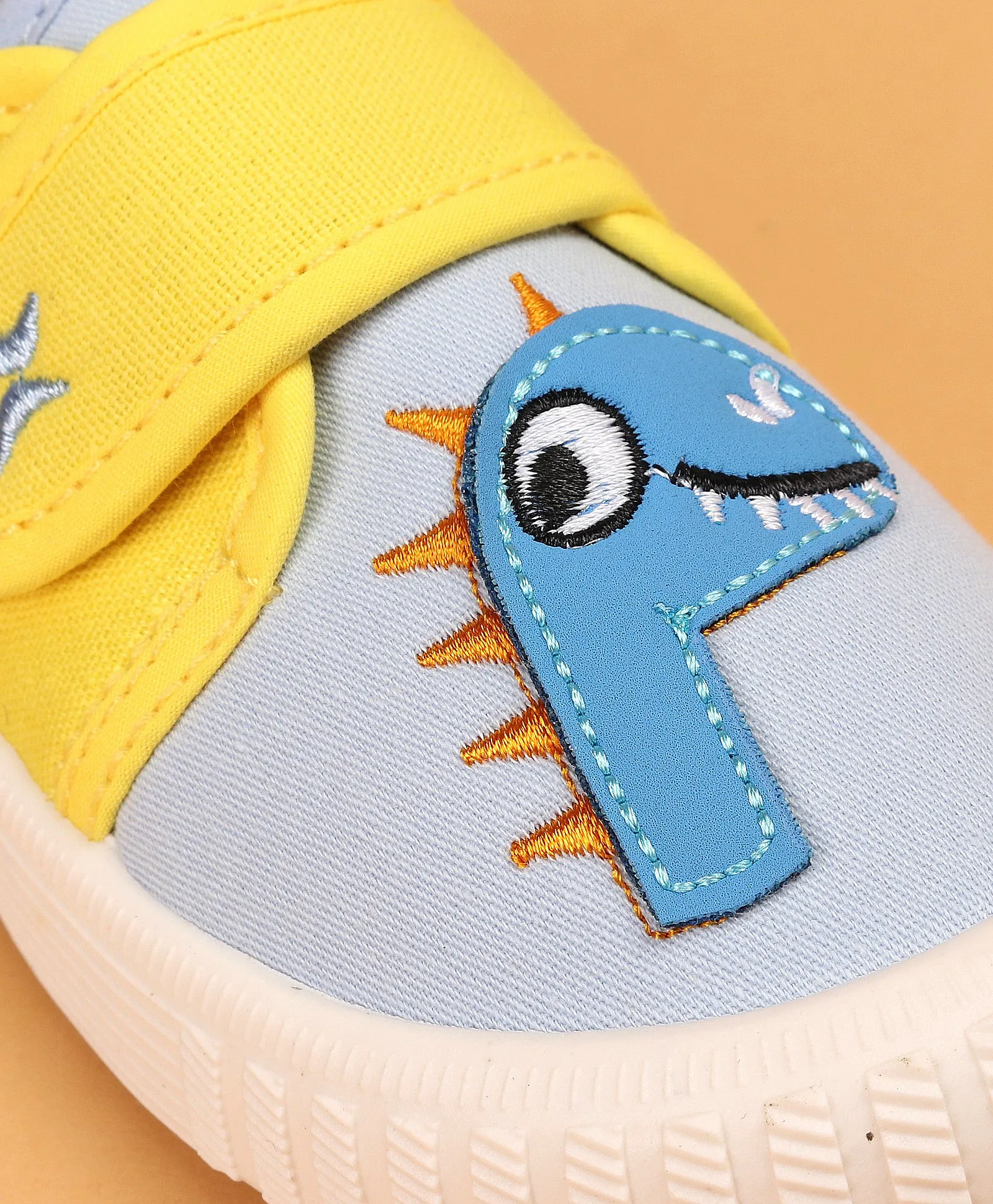 Cute Walk by Babyhug Casual Shoes with Velcro Closure & Dinosaur Patch ...